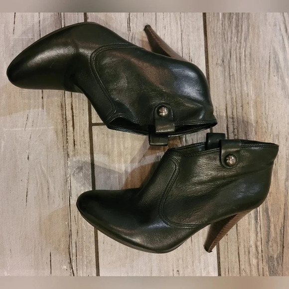 COACH Aliza black waxy leather ankle high heel pull-on classic booties Women's 8 - Picture 5 of 14